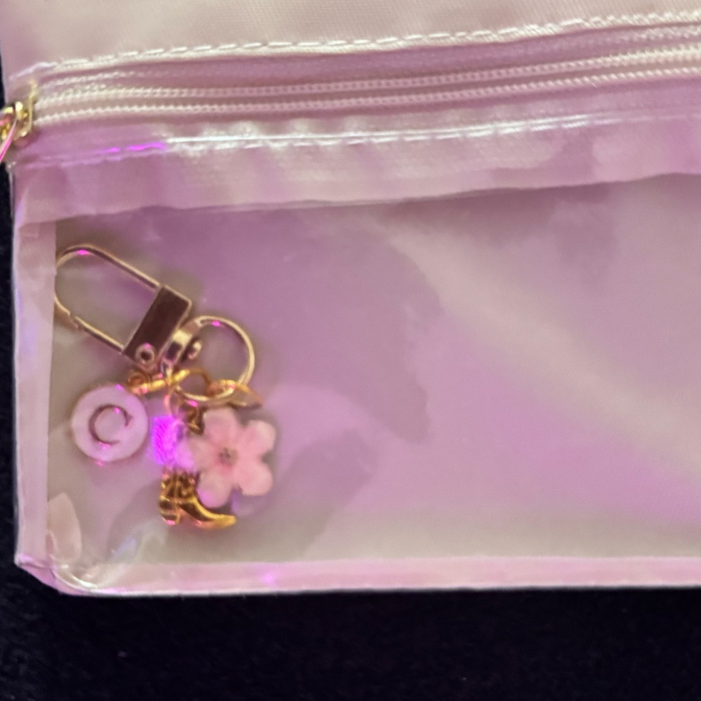 Target Lip Charm Keychain - Pink and Gold - Picture 4 of 5